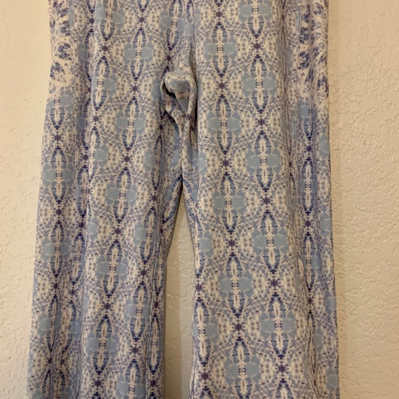 Wolven Brand Flare Leggings | Aquarius | Size M - Picture 8 of 11